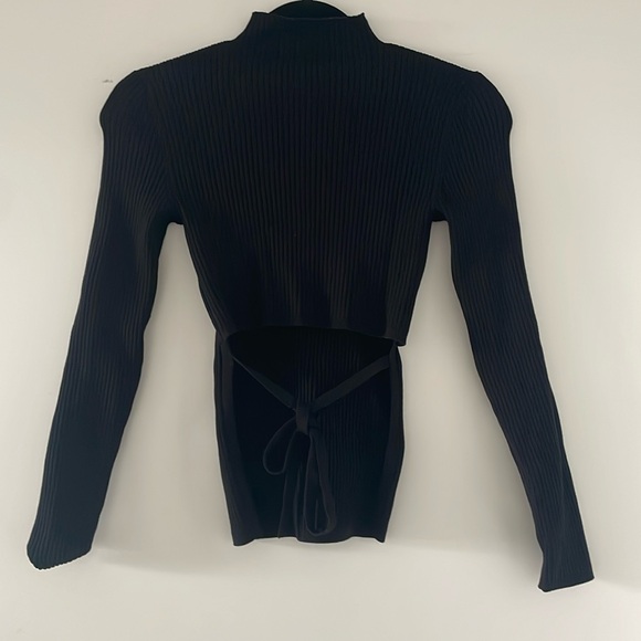 Babaton Long Sleeve - Picture 1 of 3